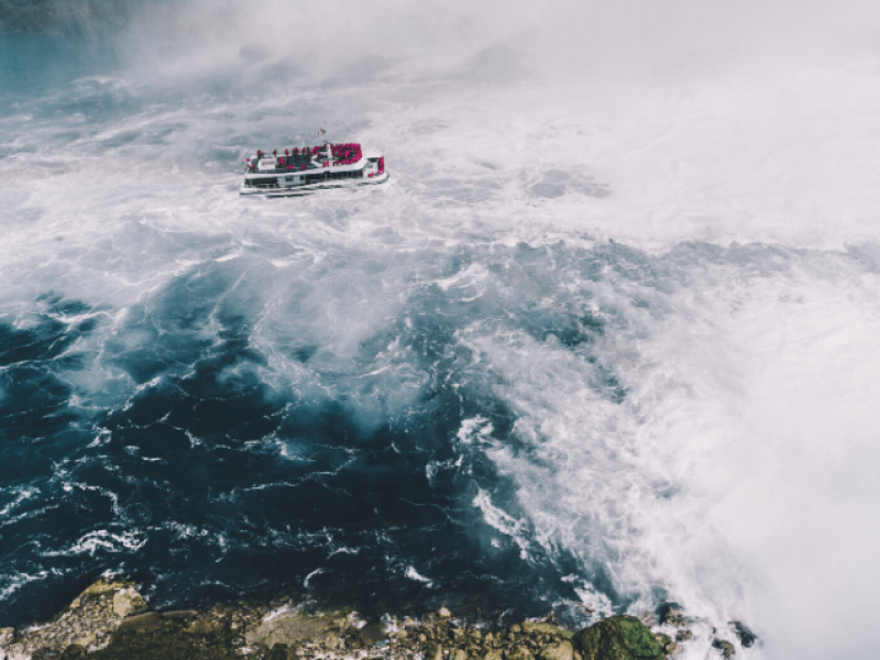 boat going through rough water